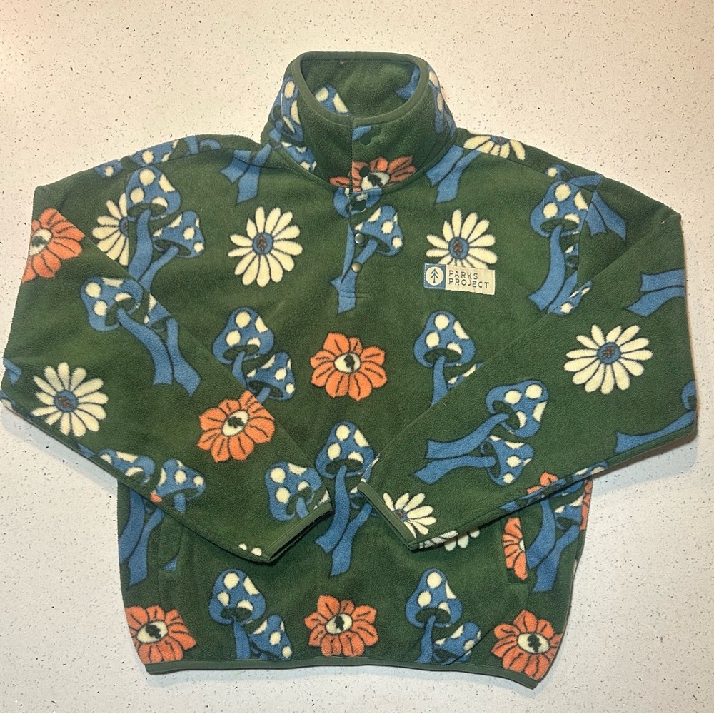 Parks Project Power To The Parks Shroom Pullover / pre-loved EUC